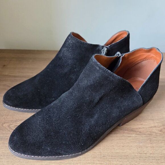 EUC LUCKY BRAND FENLEY GENUINE LEATHER UPPER STACKED HEEL BOOTIES SIZE 8.5 WMNS - Picture 2 of 16